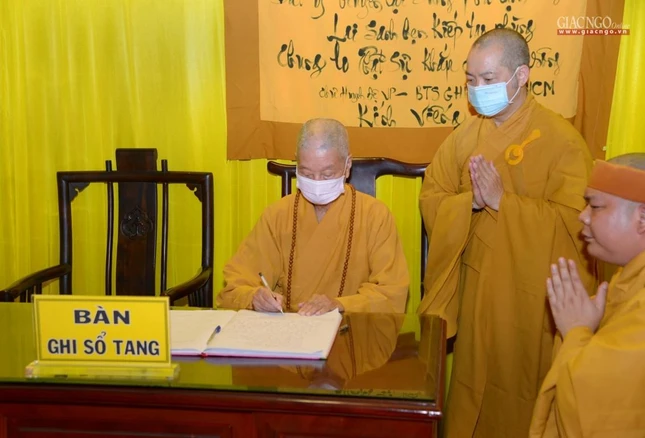 Trưởng lão Hòa thượng Thích Trí Quảng ký sổ tang