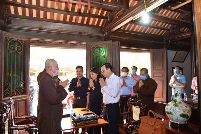 Chư tôn đức và đại biểu các cơ quan chức năng tham dự Chư tôn đức và đại biểu các cơ quan chức năng tham dự