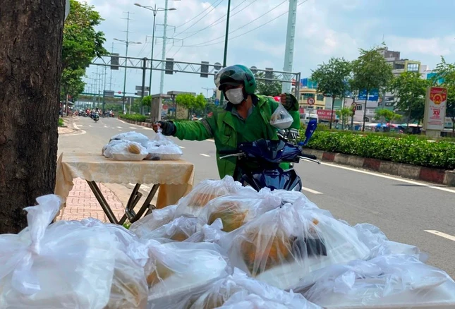 Những bữa cơm chuẩn bị sẵn ở TP.HCM trong những ngày giãn cách