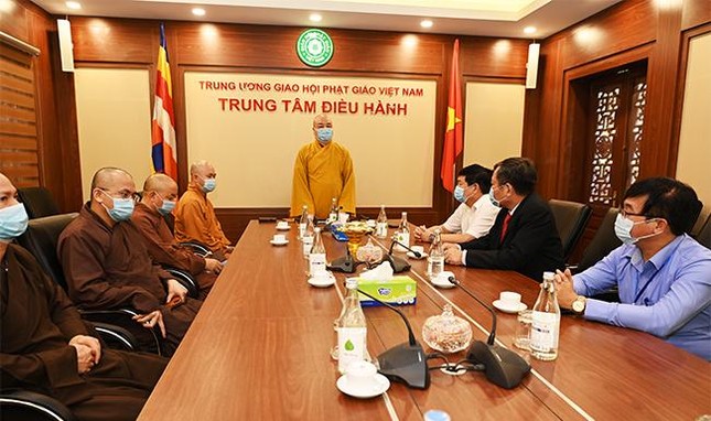 Hòa thượng Thích Thanh Nhiễu phát biểu