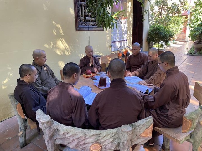 Quây quần trong tình Thầy - trò học quy củ thiền môn