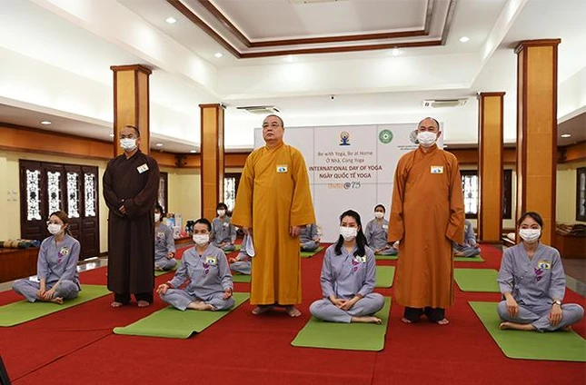 Tại đầu cầu truyền hình trực tuyến chùa Quán Sứ - Hà Nội