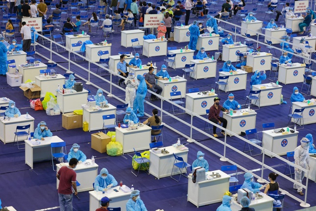 Chung một màu áo xanh