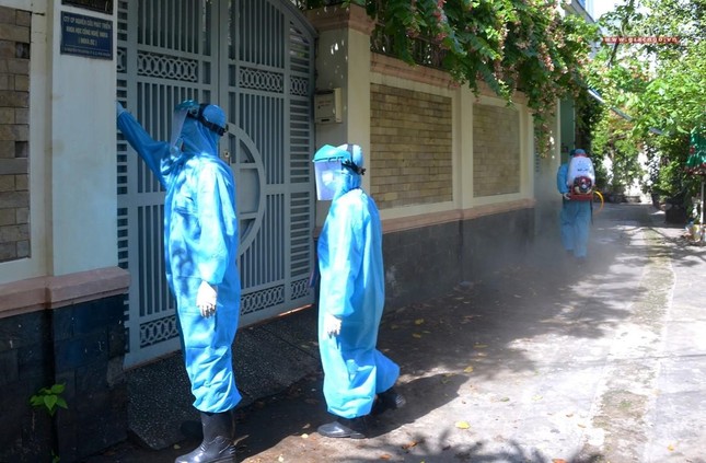 Công việc của các đội bắt đầu làm việc từ 8g sáng đến 17g hàng ngày