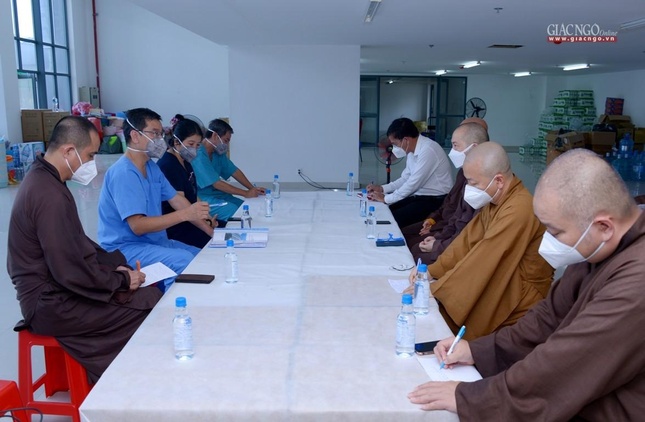 Phiên họp phối hợp giữa Ban Tôn giáo, Ban Trị sự GHPGVN TP.HCM và Ban Giám đốc Bệnh viện Dã chiến số 10 ngày 16-8-2021 - Ảnh: Bảo Toàn Phiên họp phối hợp giữa Ban Tôn giáo, Ban Trị sự GHPGVN TP.HCM và Ban Giám đốc Bệnh viện Dã chiến số 10 ngày 16-8-2021 - Ảnh: Bảo Toàn