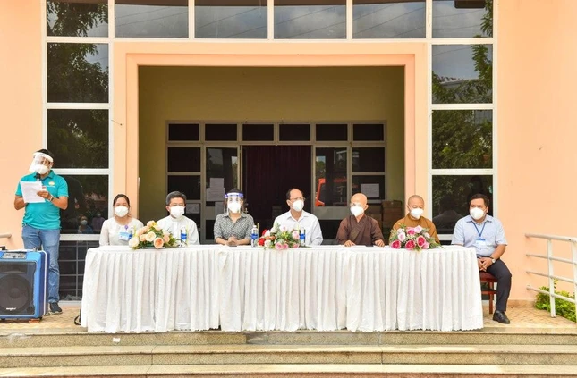 Lãnh đạo TP, đại diện lãnh đạo các tôn giáo tham dự