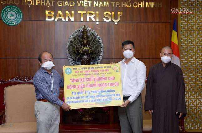 TS.BS Nguyễn Hữu Lân, Giám đốc Bệnh viện Phạm Ngọc Thạch tiếp nhận TS.BS Nguyễn Hữu Lân, Giám đốc Bệnh viện Phạm Ngọc Thạch tiếp nhận