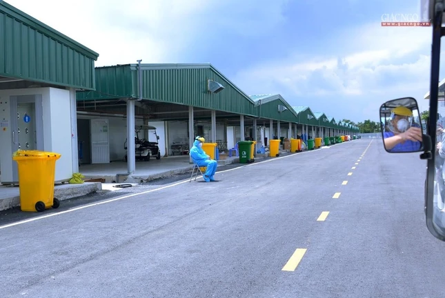 Trung tâm Hồi sức tích cực người bệnh Covid-19 được xây dựng và đưa vào hoạt động từ ngày 7-8-2021 Trung tâm Hồi sức tích cực người bệnh Covid-19 được xây dựng và đưa vào hoạt động từ ngày 7-8-2021