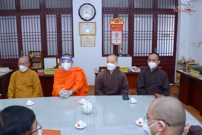 Quý Hòa thượng và Thượng tọa tham dự