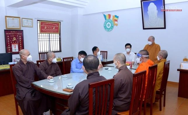 Buổi thăm và làm việc tại Văn phòng 2 Trung ương GHPGVN - Thiền viện Quảng Đức, quận 3, TP.HCM sáng 3-9-2021