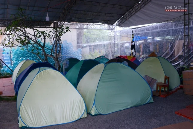 Mọi người thực hiện "3 tại chỗ" liên tục gần 100 ngày qua Mọi người thực hiện "3 tại chỗ" liên tục gần 100 ngày qua