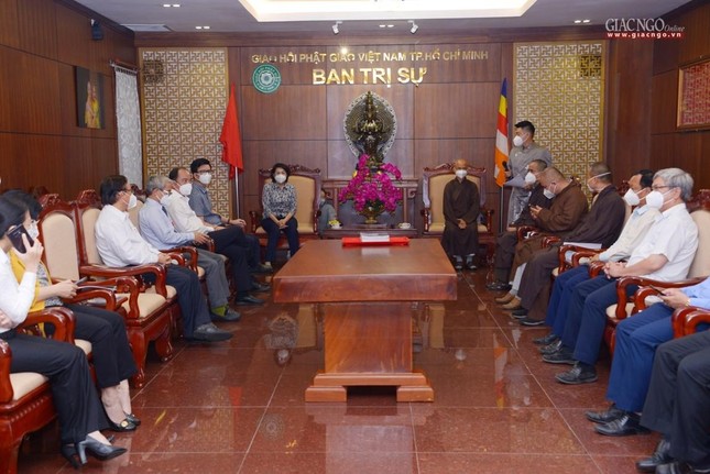 Buổi lễ bàn giao tặng xe cứu thương được tổ chức tại Việt Nam Quốc Tự - Trụ sở Ban Trị sự GHPGVN TP.HCM