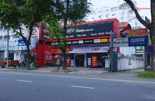 Các ngành nghề được hoạt động trở lại gồm: doanh nghiệp, cơ sở sản xuất, kinh doanh trong khu công nghiệp, khu chế xuất, khu công nghệ cao, công viên phần mềm Quang Trung và trên địa bàn quận, huyện; Hợp tác xã, hộ gia đình sản xuất, kinh doanh nông, lâm, ngư nghiệp