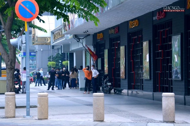 Hoạt động ngoài trời tập trung tối đa 15 người; trường hợp người tham gia đã được tiêm đủ liều vắc-xin hoặc đã khỏi bệnh Covid-19 được tập trung tối đa 100 người