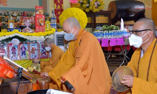 Thượng tọa Thích Thanh Phong sám chủ lễ cầu siêu