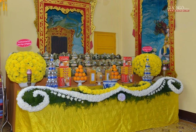 Nơi thờ tro cốt người tử nạn vì Covid-19 tại chùa Long Hoa