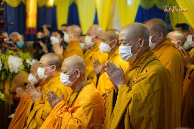 Chư tôn đức giáo phẩm lãnh đạo Giáo hội nhất tâm cầu nguyện