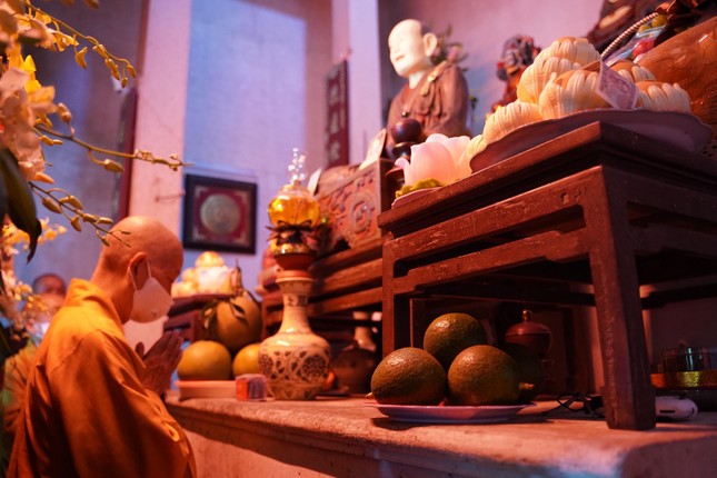 Trưởng lão Hoà thượng lễ Tổ