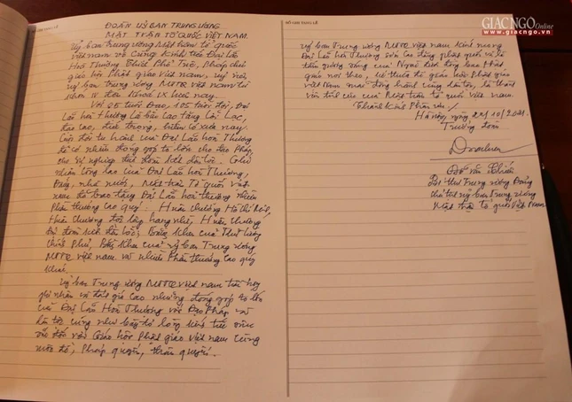 Ảnh chụp nội dung ghi sổ tang của ông Đỗ Văn Chiến, Chủ tịch Ủy ban Trung ương MTTQVN Ảnh chụp nội dung ghi sổ tang của ông Đỗ Văn Chiến, Chủ tịch Ủy ban Trung ương MTTQVN