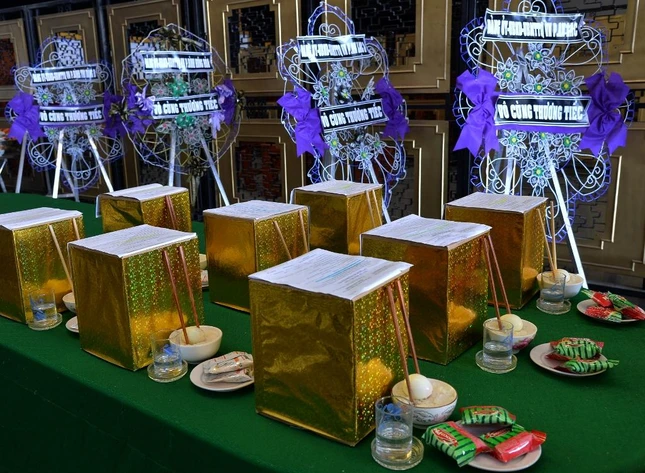 Hương linh đồng bào tử nạn vì Covid-19 được hương khói, cúng cơm thành kính tại Nhà tang lễ thành phố