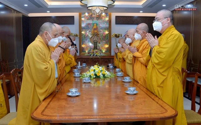 Chư tôn đức đã tác pháp yết-ma, 100% đồng thuận việc cung cử Hòa thượng Thích Trí Quảng đảm nhiệm Quyền Pháp chủ GHPGVN - Ảnh: Bảo Toàn/BGN