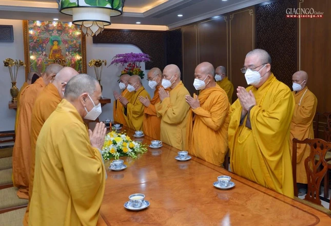 Hội đồng Trị sự tham dự có Hòa thượng Chủ tịch và nhị vị Hòa thượng Phó Chủ tịch Thường trực - Ảnh: Bảo Toàn/BGN