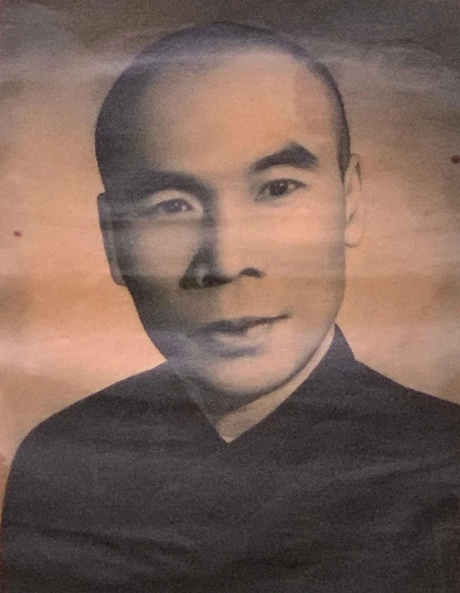 Chân dung cố Trưởng lão Hoà thượng Thích Hưng Dụng lúc làm Phật sự tại tỉnh Quảng Trị