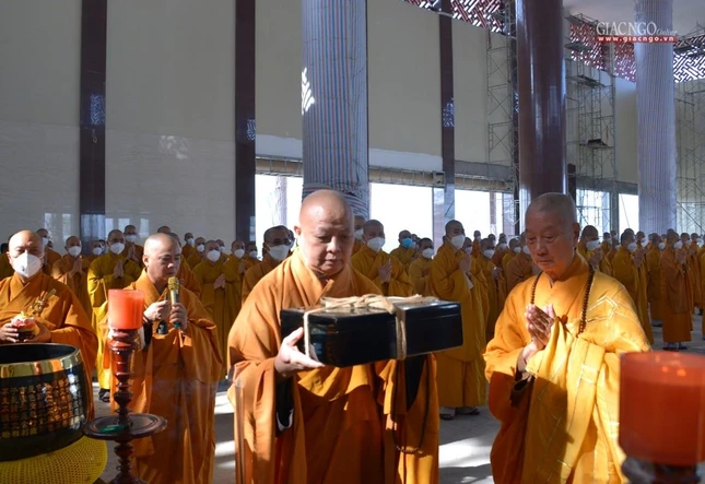 Cử hành nghi lễ truyền thống