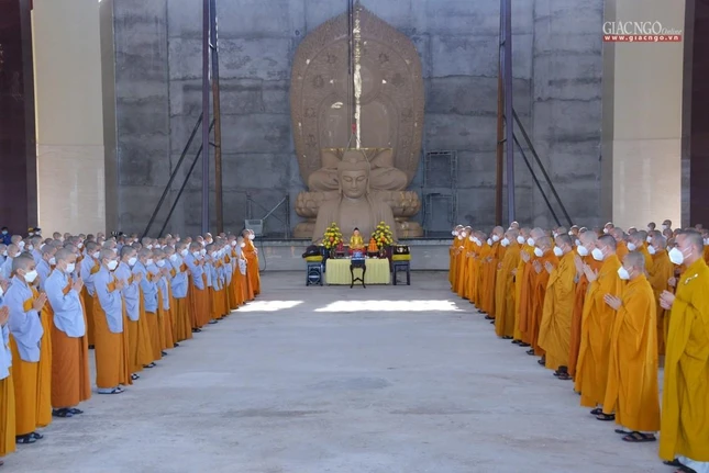 Buổi lễ có sự tham dự của Tăng Ni nội trú tu học tại Học viện