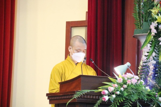 Thượng tọa Thích Minh Quang điều hành buổi lễ Thượng tọa Thích Minh Quang điều hành buổi lễ