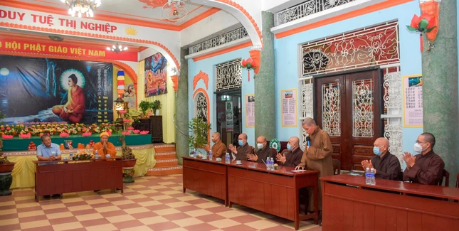 Lãnh đạo Ban Tôn giáo TP.HCM thăm Hòa thượng Thích Thanh Sơn và Ban Trị sự GHPGVN quận 1 tại tổ đình Vạn Thọ