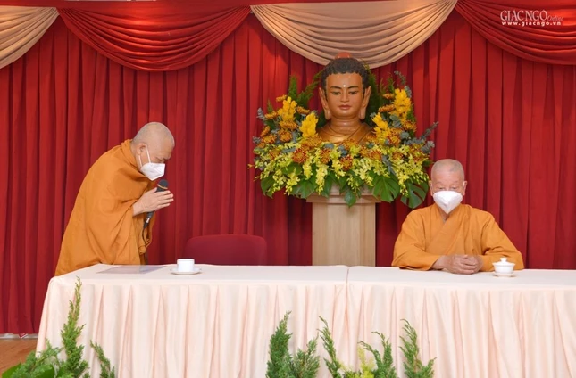 Hòa thượng Thích Giác Toàn khánh tuế đến Trưởng lão Hòa thượng Thích Trí Quảng Hòa thượng Thích Giác Toàn khánh tuế đến Trưởng lão Hòa thượng Thích Trí Quảng