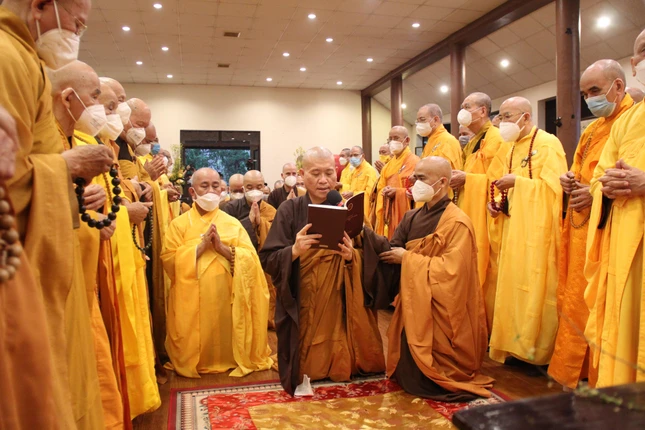 Chư tôn đức tham dự