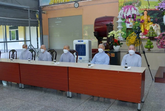 Chư Ni trong Hội đồng Điều hành, Ban Quản viện và giảng viên