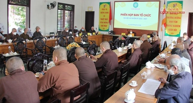 Quang cảnh buổi họp