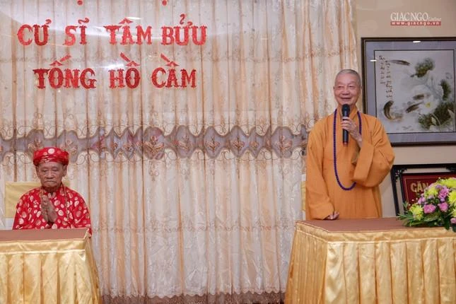 Trưởng lão Hòa thượng Thích Trí Quảng phát biểu chúc thọ cư sĩ Tống Hồ Cầm