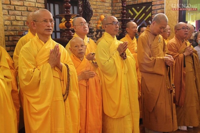 Chư Tăng tham dự hộ niệm Chư Tăng tham dự hộ niệm