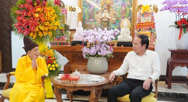 Trưởng lão Hòa thượng Thích Đức Nghiệp cảm ơn đoàn