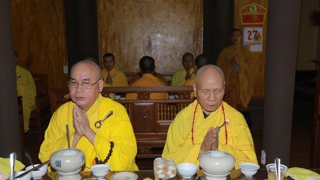 Chư Hòa thượng các chùa trở về tổ đình Kim Tiên