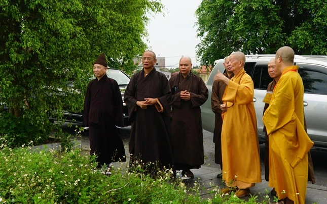 Chư Hòa thượng, Thượng tọa cùng với Hòa thượng Quyền Pháp chủ GHPGVN