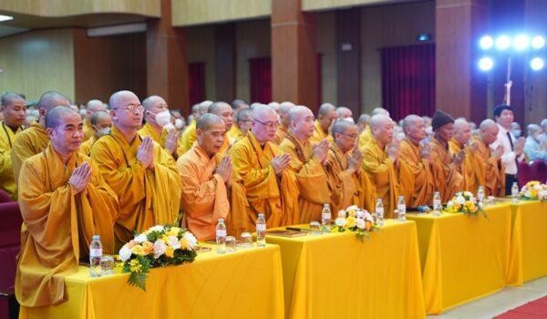 Chư tôn đức tham dự Đại lễ Phật đản do Phật giáo Hà Nội tổ chức Chư tôn đức tham dự Đại lễ Phật đản do Phật giáo Hà Nội tổ chức