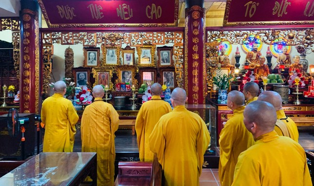 Nhân ra Hà Nội chứng minh Đại hội đại biểu GHPGVN Thủ đô lần thứ IX, ngài đã đến thăm trụ sở Trung ương GHPGVN Nhân ra Hà Nội chứng minh Đại hội đại biểu GHPGVN Thủ đô lần thứ IX, ngài đã đến thăm trụ sở Trung ương GHPGVN