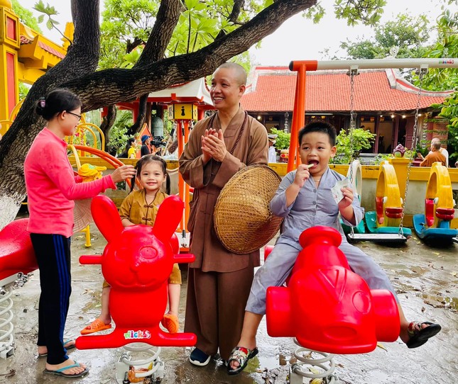 Không gian tâm linh và văn hóa của cư dân trên các đảo ở Trường Sa - Ảnh: TMQ