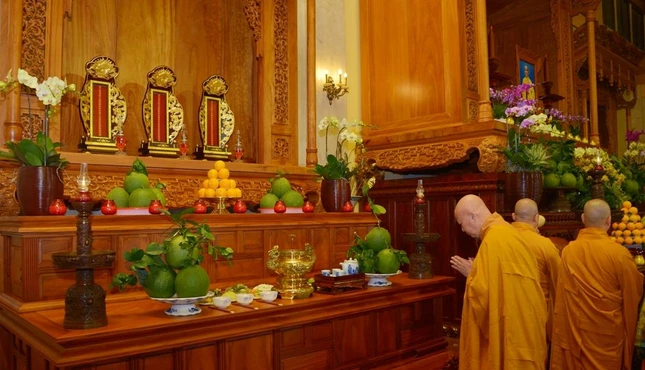 Dịp này, GHPGVN cử hành lễ tưởng niệm chư tôn đức tiền bồi hữu công với Đạo pháp và Dân tộc