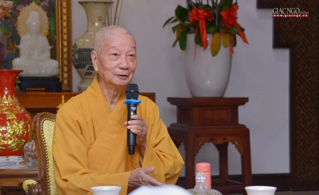 Trưởng lão Hòa thượng Thích Trí Quảng, Quyền Pháp chủ GHPGVN điều hành phiên họp