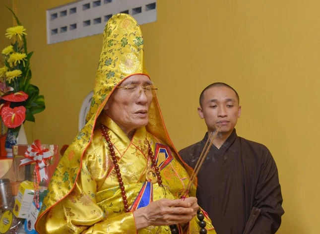 Hòa thượng Thích Huệ Trí, Trưởng ban Pháp chế Trung ương GHPGVN, trụ trì chùa Quang Minh