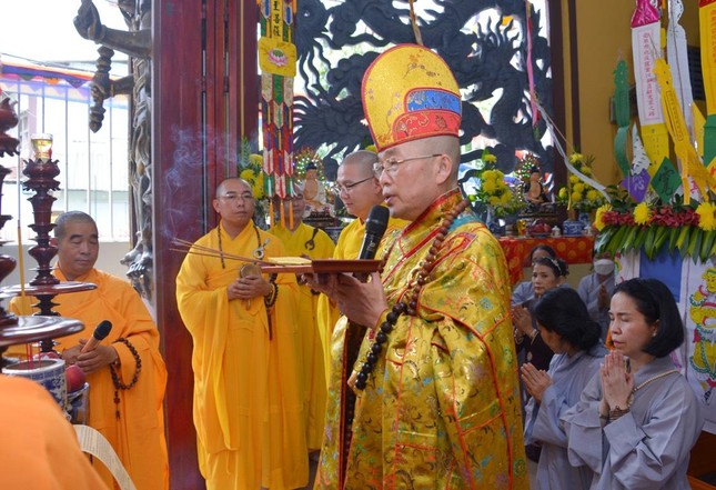 Thượng tọa Thích Chánh Huệ sám chủ trai đàn