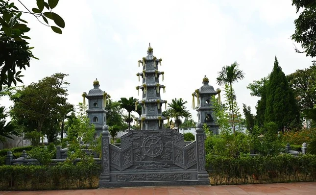 Bảo tháp Đức Đệ tam Pháp chủ