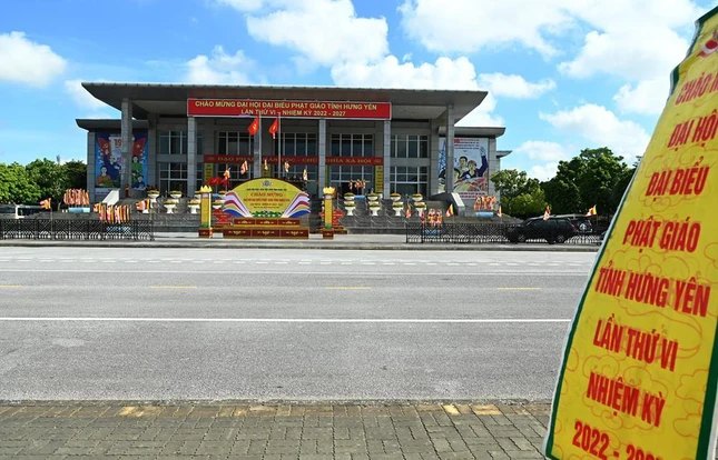 Đại hội đại biểu Phật giáo tỉnh Hưng Yên diễn ra ở Trung tâm Hội nghị tỉnh Hưng Yên