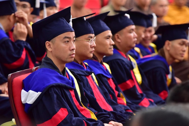 Lễ phục tốt nghiệp Thạc sĩ Phật học cho Tăng Ni thuộc Học viện Phật giáo VN tại Huế
